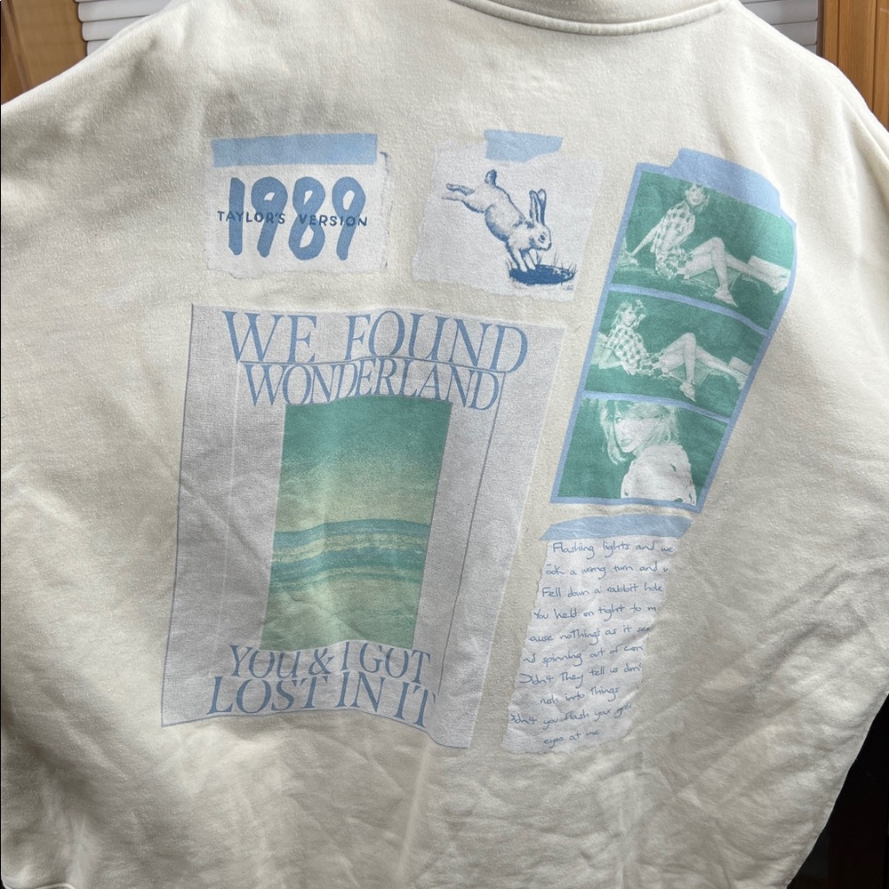 TAYLOR SWIFT WE FOUND WONDERLAND QUARTER ZIP PULLOVER 2XL - Picture 5 of 9